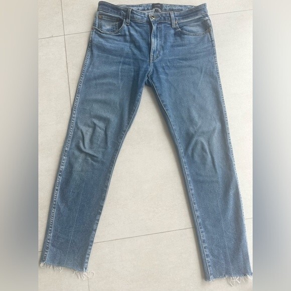 Khaite Alissa Crop Jeans Raw Hem Frayed Cotton Blend Blue Women's Size 28 - Picture 8 of 11